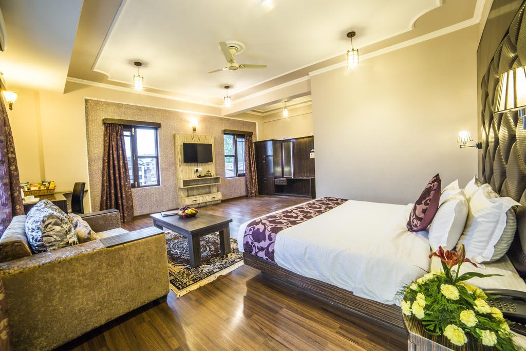 Palette - Solar Residency Hotel Srinagar  Ngoại thất bức ảnh