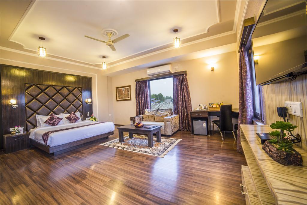 Palette - Solar Residency Hotel Srinagar  Ngoại thất bức ảnh